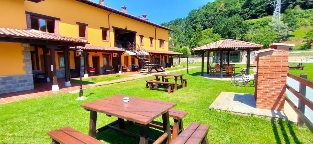 Apartamentos El Castaneu Corao Kültér fotó